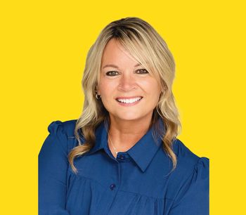 Portrait of Kelli Kerr, Broker/Agent.